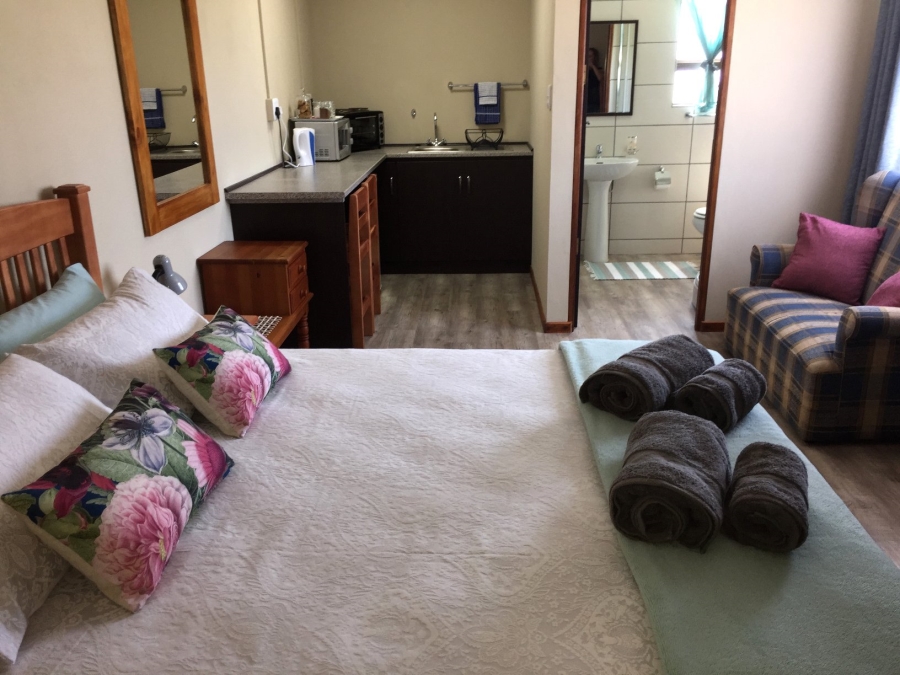 6 Bedroom Property for Sale in Aalwyndal Western Cape